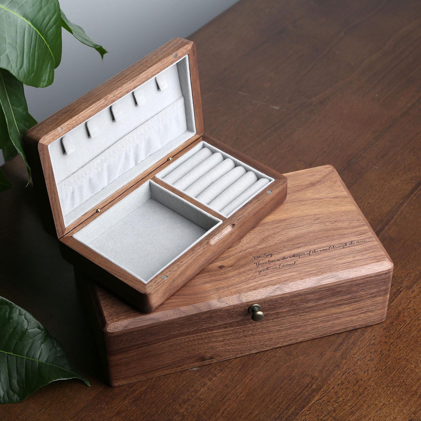 Custom Engraved Walnut Jewelry Box,Personalized Wooden Jewelry Organizer,Travel Case for Women,Bridesmaid Gift,Unique Gift for Her,for Mom