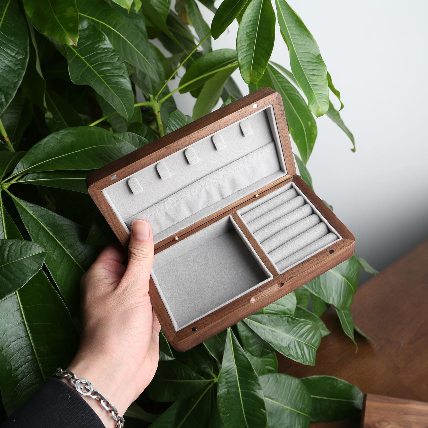 Custom Engraved Walnut Jewelry Box,Personalized Wooden Jewelry Organizer,Travel Case for Women,Bridesmaid Gift,Unique Gift for Her,for Mom