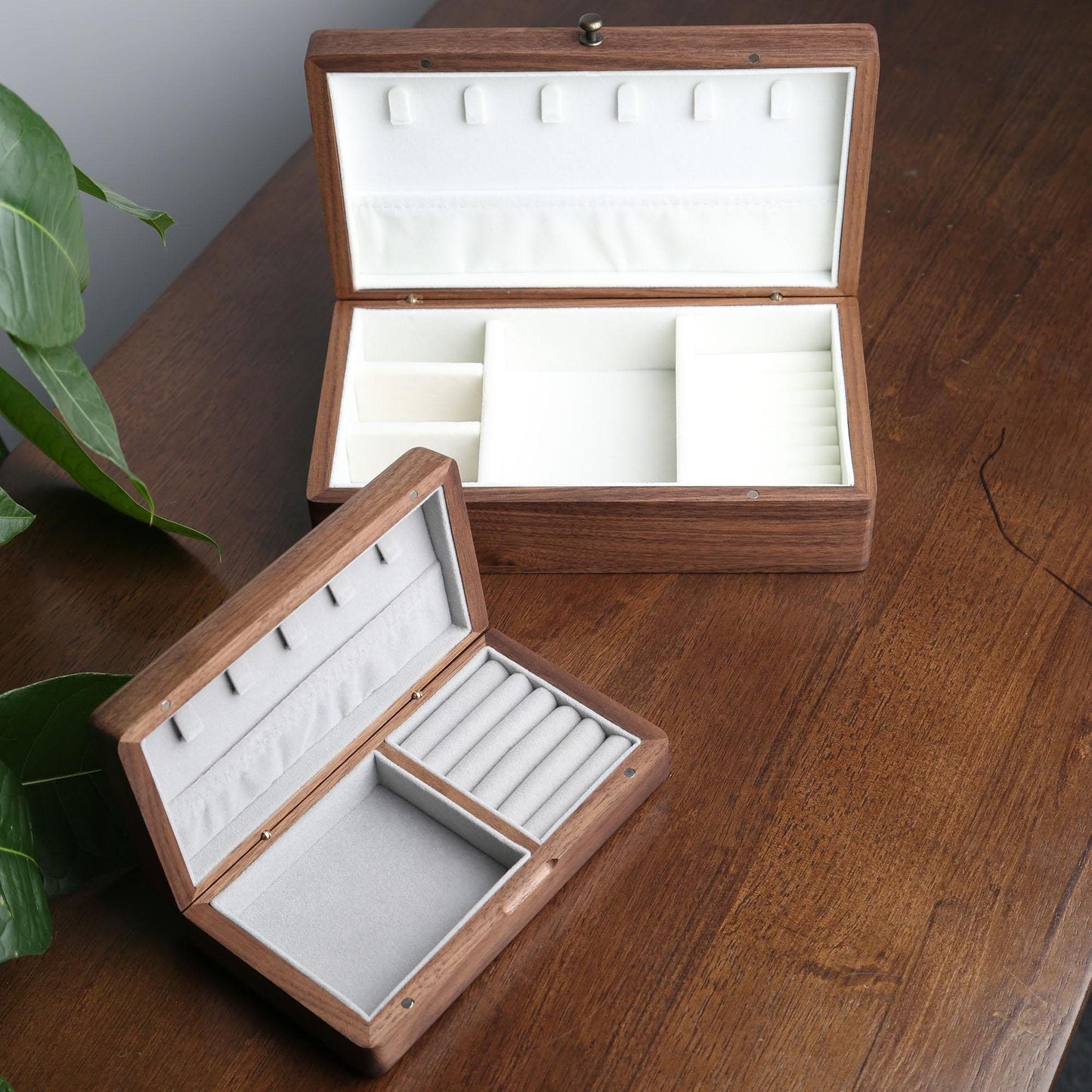 Custom Engraved Walnut Jewelry Box,Personalized Wooden Jewelry Organizer,Travel Case for Women,Bridesmaid Gift,Unique Gift for Her,for Mom
