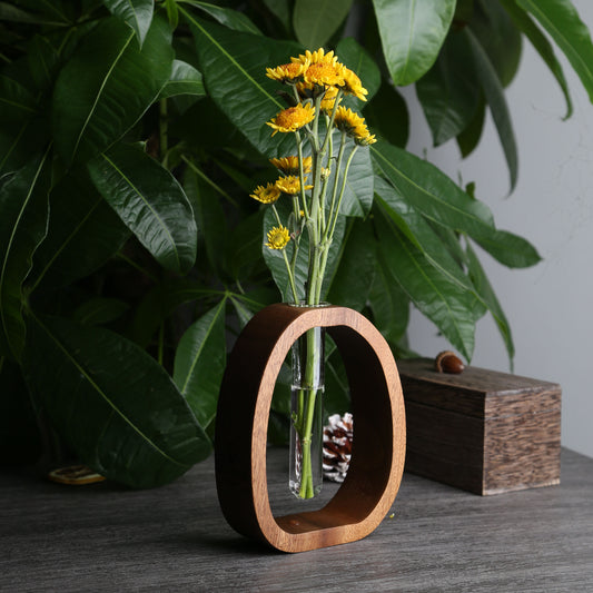 Custom Walnut Wood Vase,Personalized Flower Holder,Unique Gift for Her,Gift for Mom,Home Decoration,Eco-Friendly Décor,Thoughtful Gift Idea