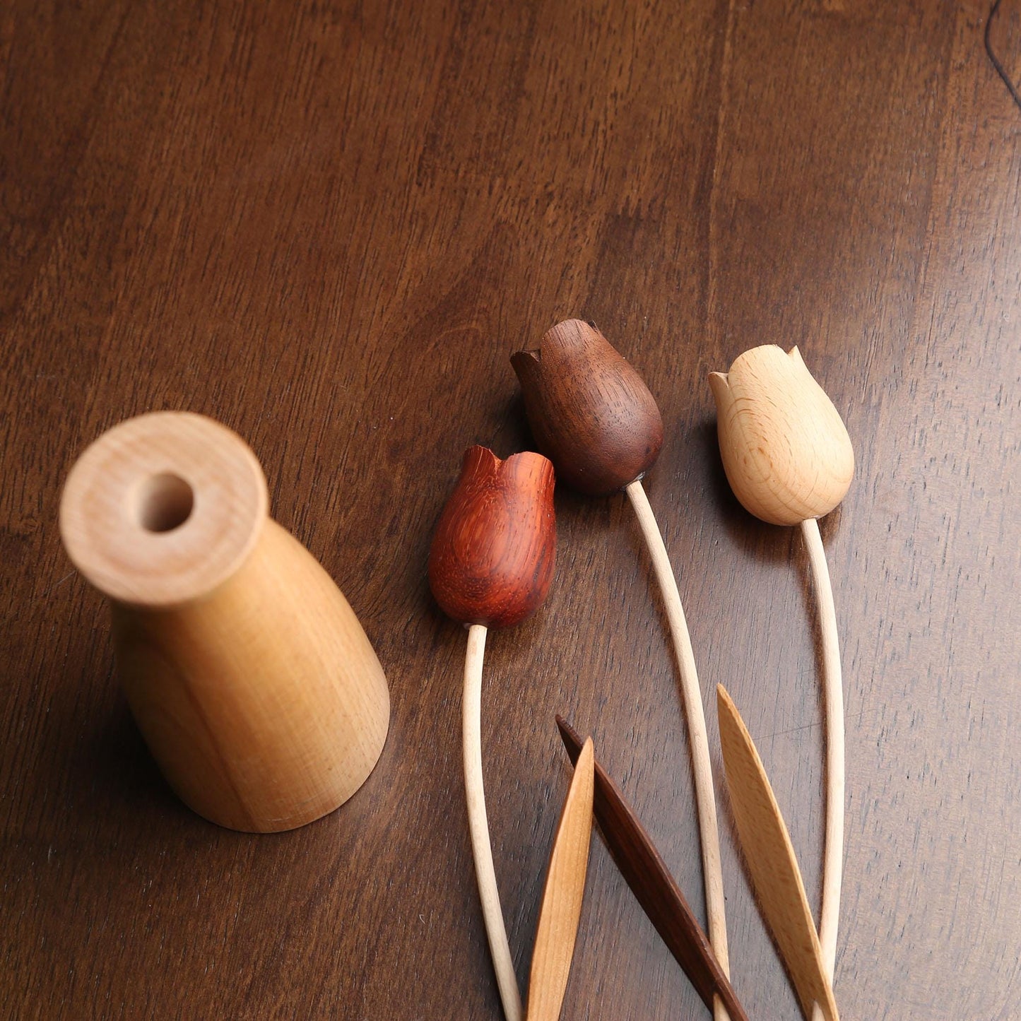 Personalized Wooden Essential Oil Diffuser,Rose/Tulip Aromatherapy Diffuser,Unique Home Décor,Unique Gift for Her & Essential Oil Lovers