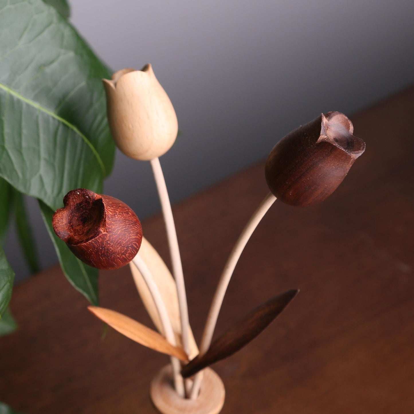 Personalized Wooden Essential Oil Diffuser,Rose/Tulip Aromatherapy Diffuser,Unique Home Décor,Unique Gift for Her & Essential Oil Lovers